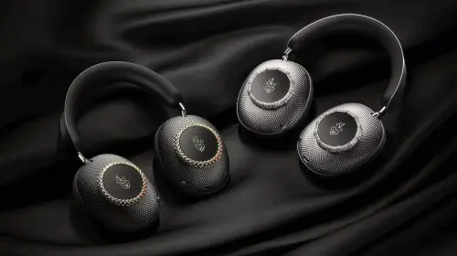 Jacob & Co. și Loewe dezvăluie căști împodobite cu diamante în ediție limitată