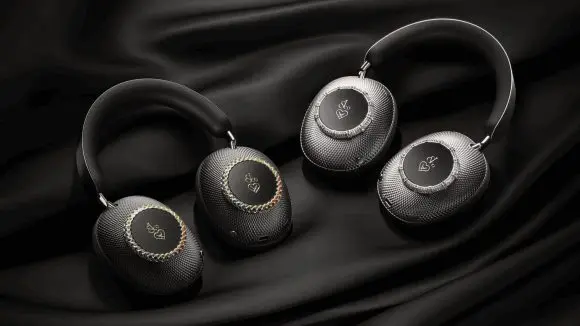 Jacob & Co. și Loewe dezvăluie căști împodobite cu diamante în ediție limitată