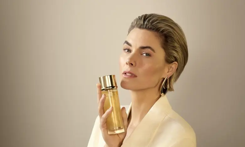 La Prairie a lansat Pure Gold Revitalizing Essence