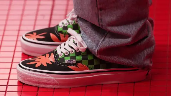 Valentino a dezvăluit campania pentru colaborarea cu Vans