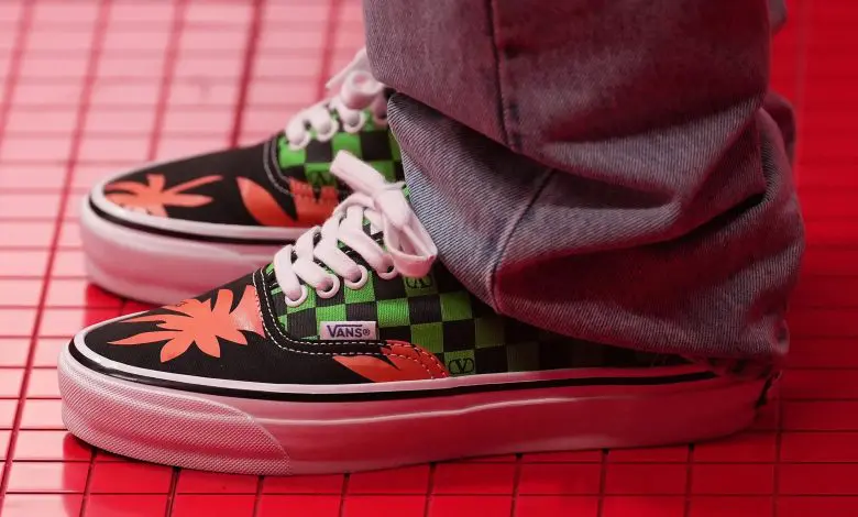 Valentino a dezvăluit campania pentru colaborarea cu Vans