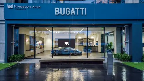 Bugatti intră pe piața din China cu primul showroom dedicat în Shanghai