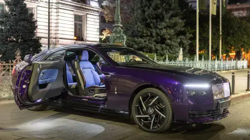 Rolls-Royce Balck Badge Spectre a debutat în România