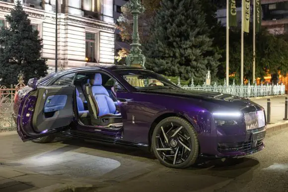 Rolls-Royce Balck Badge Spectre a debutat în România
