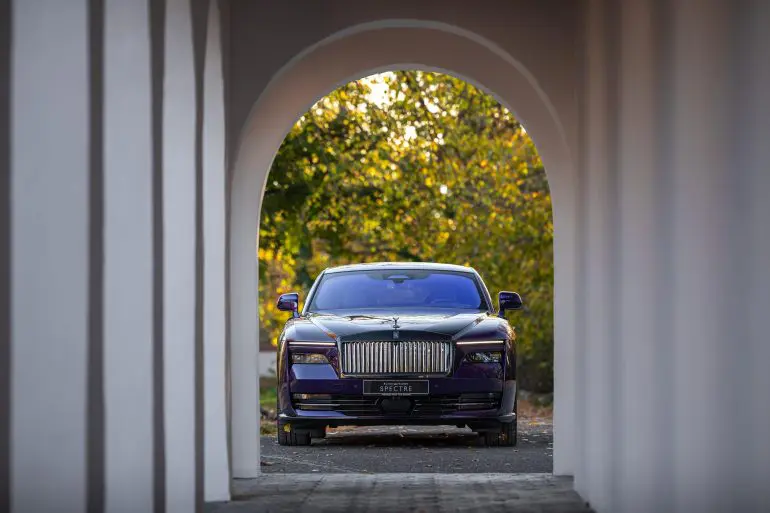 Rolls-Royce Balck Badge Spectre
