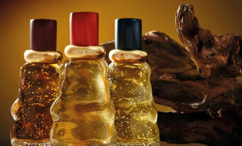 Bottega Veneta celebrează moștenirea venețiană prin colecția de parfumuri Mezzanotte