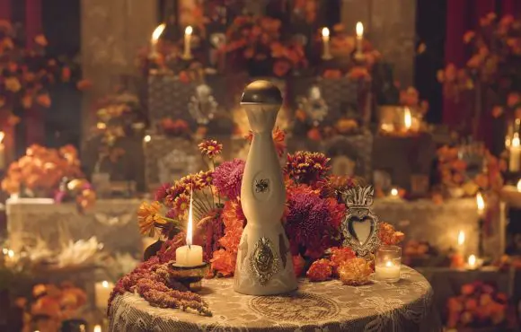 Clase Azul încheie seria Día de Muertos cu ediția limitată „Recuerdos”