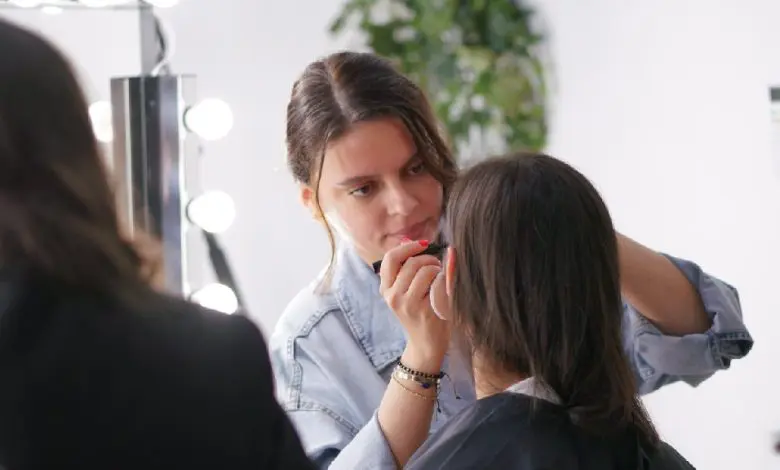 Corina Pârvulescu: „Machiajul este modul meu de a crea artă pe chipuri reale”