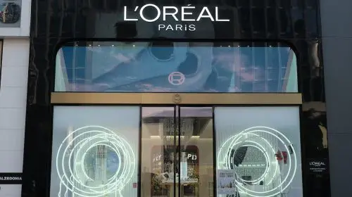 Kering și L’Oréal încheie un parteneriat care redefinește viitorul industriei de beauty și al wellnessului de lux