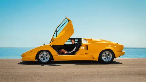 Automobili Lamborghini și Orlebar Brown vă invită la plajă