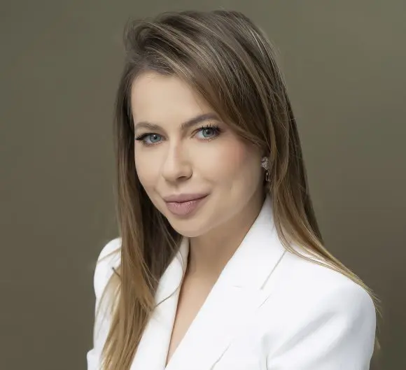 Izabela Bossi – Parfumeria, arta sacră a desfătării simțurilor