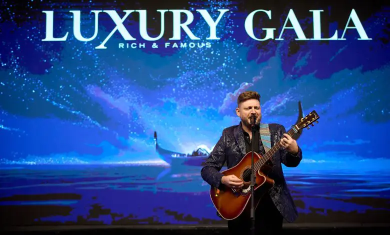 LUXURY Magazine a celebrat aniversarea de 19 ani la Gala LUXURY – Venice Carnival