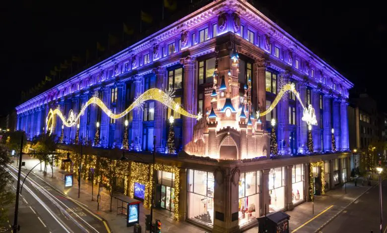 Selfridges și Disney luminează Oxford Street cu vitrine interactive