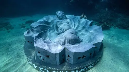 Prima sculptură subacvatică din Japonia a fost dezvăluită