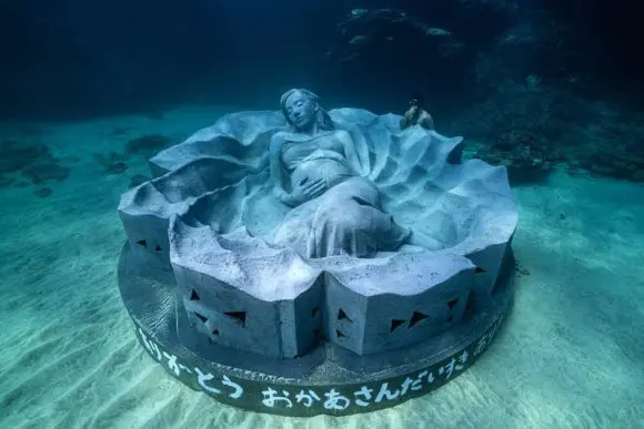 Prima sculptură subacvatică din Japonia a fost dezvăluită