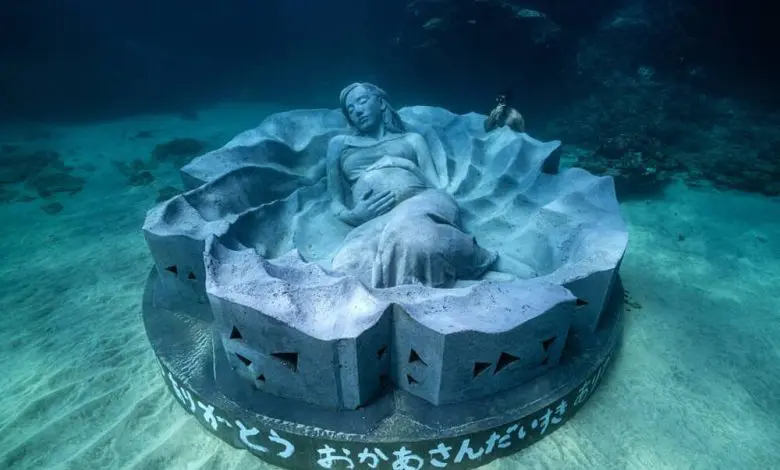 Prima sculptură subacvatică din Japonia a fost dezvăluită