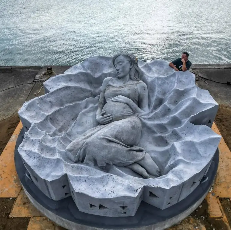 sculptură subacvatică