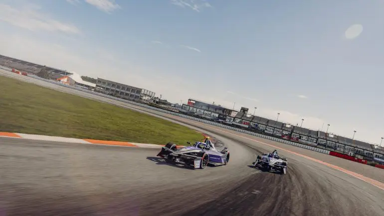 „Racing for charity”: Porsche