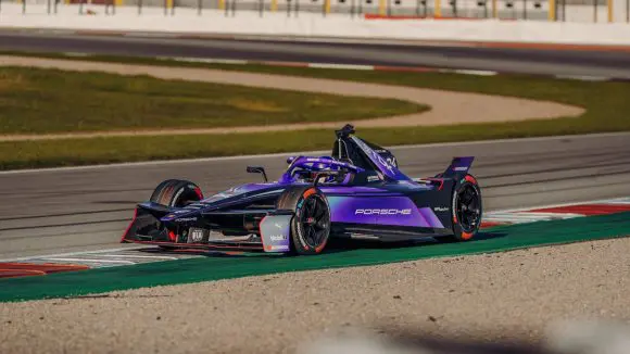 Porsche leagă apărarea titlului de o cauză nobilă: „Racing for charity”