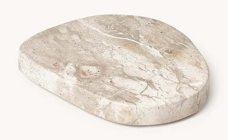 Cloud Dancer (11-4201) – culoarea Pantone a anului 2026