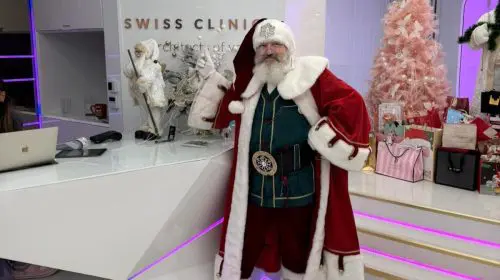 Moș Crăciun a venit la Swiss Clinics pentru copiii din medii defavorizate
