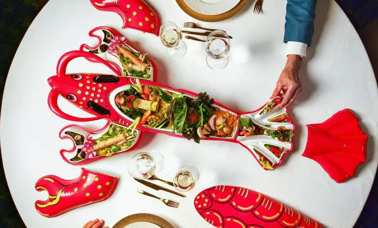 Jeff Koons a creat un homar din porțelan care valorează 95.000 de dolari