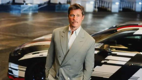 Brad Pitt, noul ambasador Mercedes-AMG, dezvăluie GT-ul electric