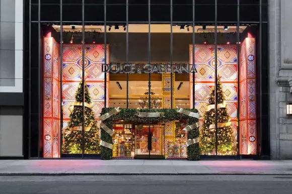Dolce & Gabbana aduce spiritul festiv italian la New York printr-un târg de sărbători imersiv