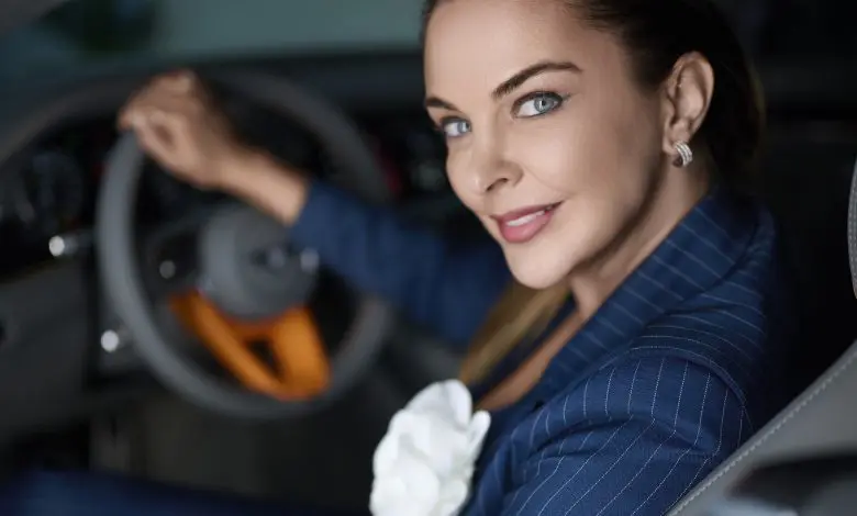 Mihaela Tudorică, sales director Bentley și Lamborghini, Porsche Inter Auto România: „Luxul adevărat nu se zbate pentru atenție. Se simte, se trăiește și se poartă cu grație”