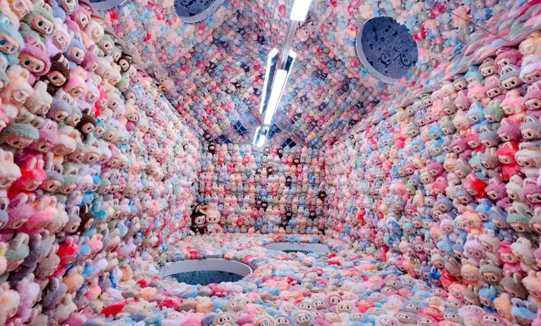 Labubu transformă fantezia într-o expoziție de artă la Hong Kong
