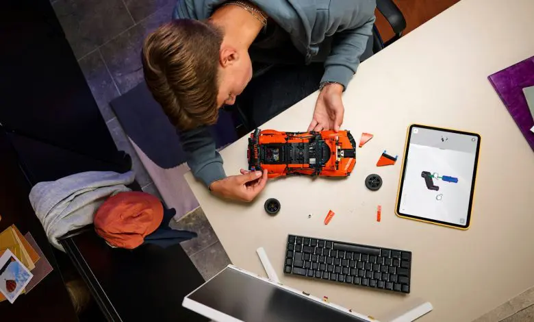 Bugatti și Lego Group au lansat două creații noi