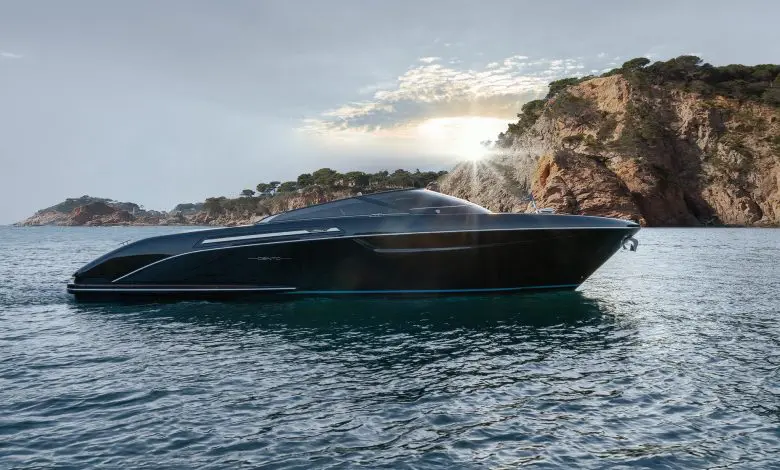 Riva Cento – Ambarcațiunea decapotabilă destinată colecționarilor