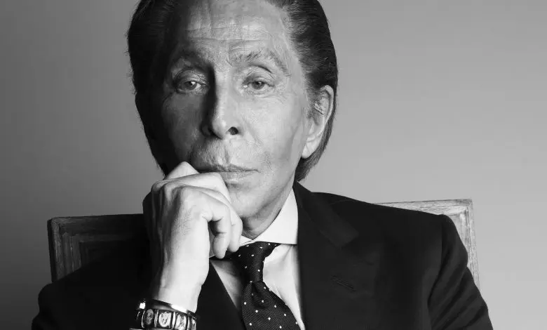 Creatorul de modă italian Valentino Garavani a murit la vârsta de 93 de ani