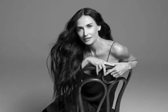 Demi Moore devine imaginea Kérastase