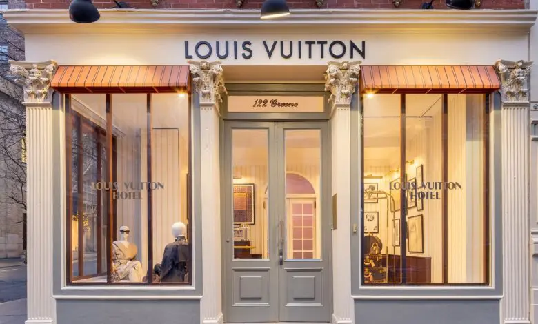 Louis Vuitton celebrează 130 de ani de Monogram printr-un nou pop-up