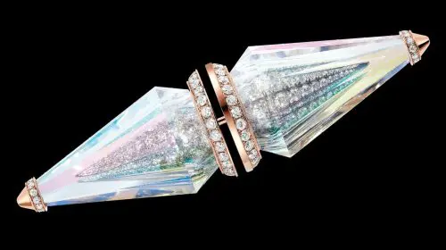 Boucheron donează broșa „Faisceaux” către Victoria and Albert Museum