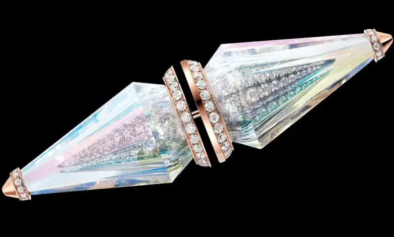 Boucheron donează broșa „Faisceaux” către Victoria and Albert Museum