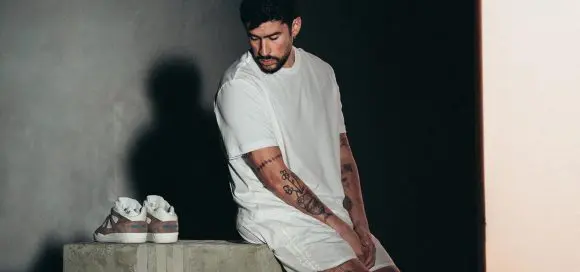 Bad Bunny lansează o pereche de sneakerși signature în colaborare cu adidas