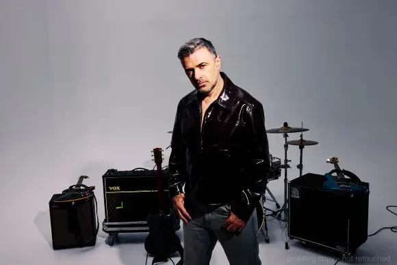 Cornel Ilie – “Trăim conectați permanent, dar uneori ne simțim mai singuri ca oricând”