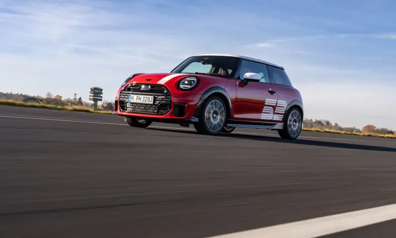 MINI 1965 Victory Edition este celebrat printr-o ediție nouă