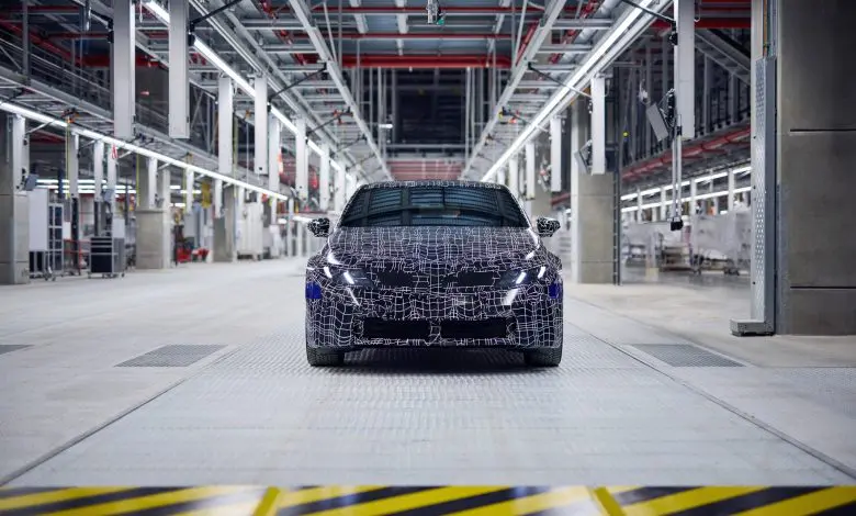 Primele vehicule de pre-serie pentru noul BMW i3 ies de pe linia de asamblare de la uzina din München