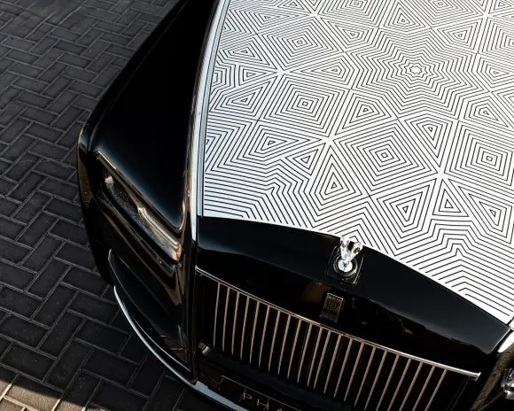 Rolls-Royce Phantom Arabesque – Premieră mondială: Prima capotă gravată cu laser din lume