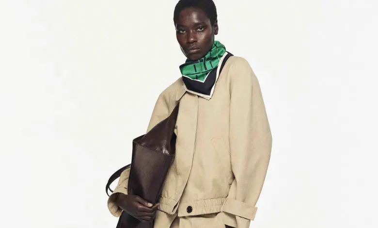 COS lansează geanta „Monument”