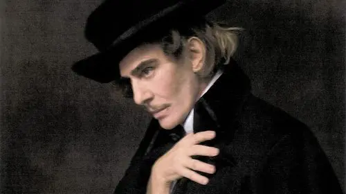 John Galliano va crea o serie de colecții sezoniere pentru Zara