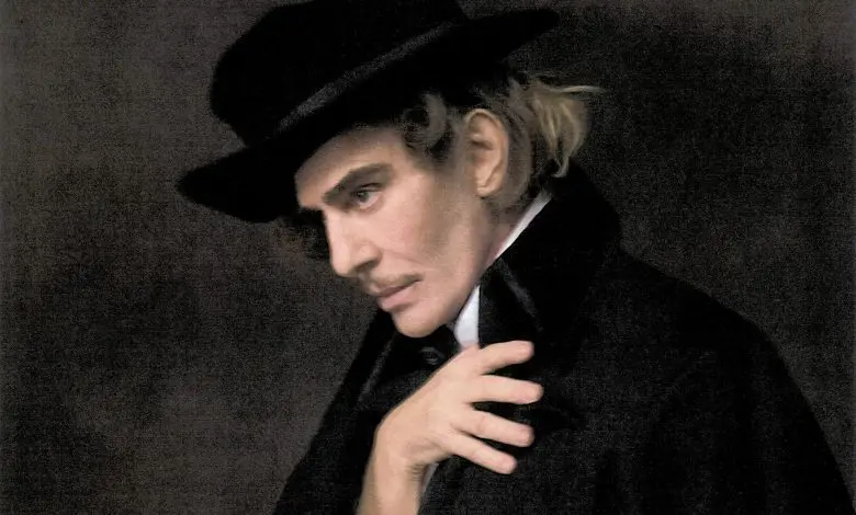 John Galliano va crea o serie de colecții sezoniere pentru Zara