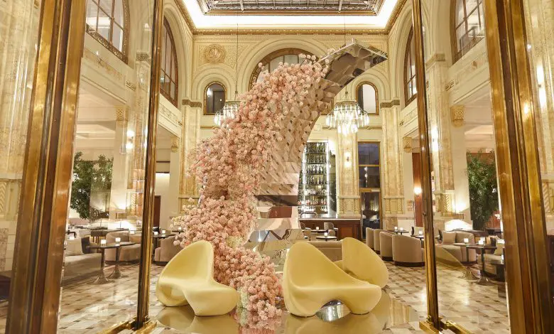 The Marmorosch Bucharest a inaugurat o instalație imersivă de primăvară