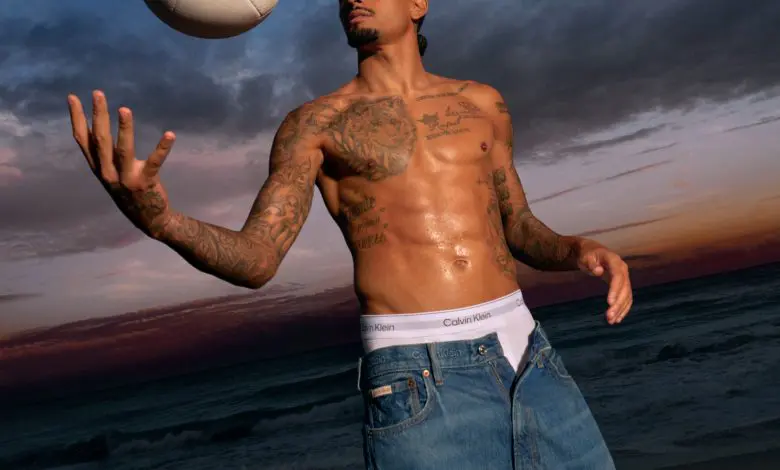 Raphinha, starul brazilian al fotbalului, apare în noua campanie de lenjerie intimă Calvin Klein