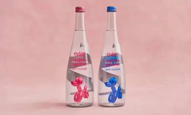 Evian marchează aniversarea de 200 de ani printr-o colaborare cu Jeff Koons