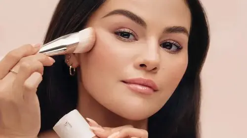 Rare Beauty lansează fondul de ten True To Myself