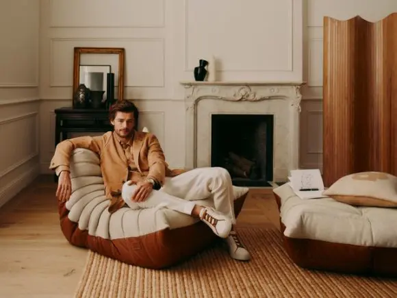 BOSS și Ligne Roset reinventează fotoliul Togo